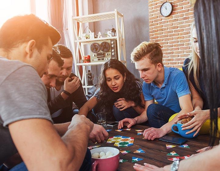 Arkadaşlarınla Evde Oynayabileceğin Kutu Oyunları