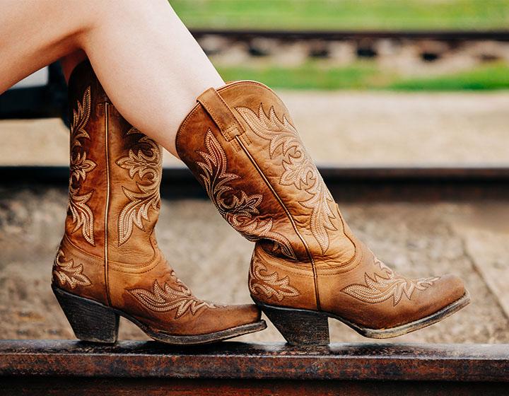 Kovboy Çizmesi Kombinleri